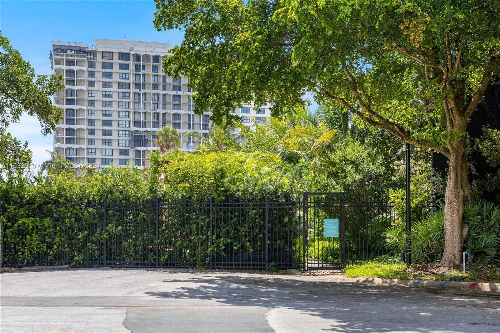 Small Image of 96 BAL CROSS DR, Bal Harbour Number 6