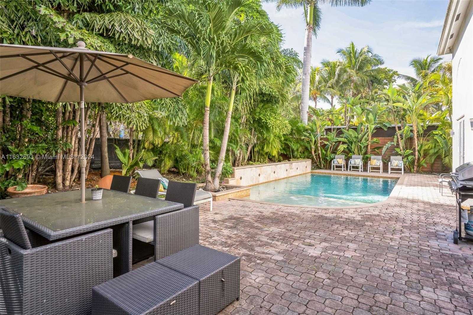 Small Image of 6478 NORTH WEST 113TH PL, Doral Number 19