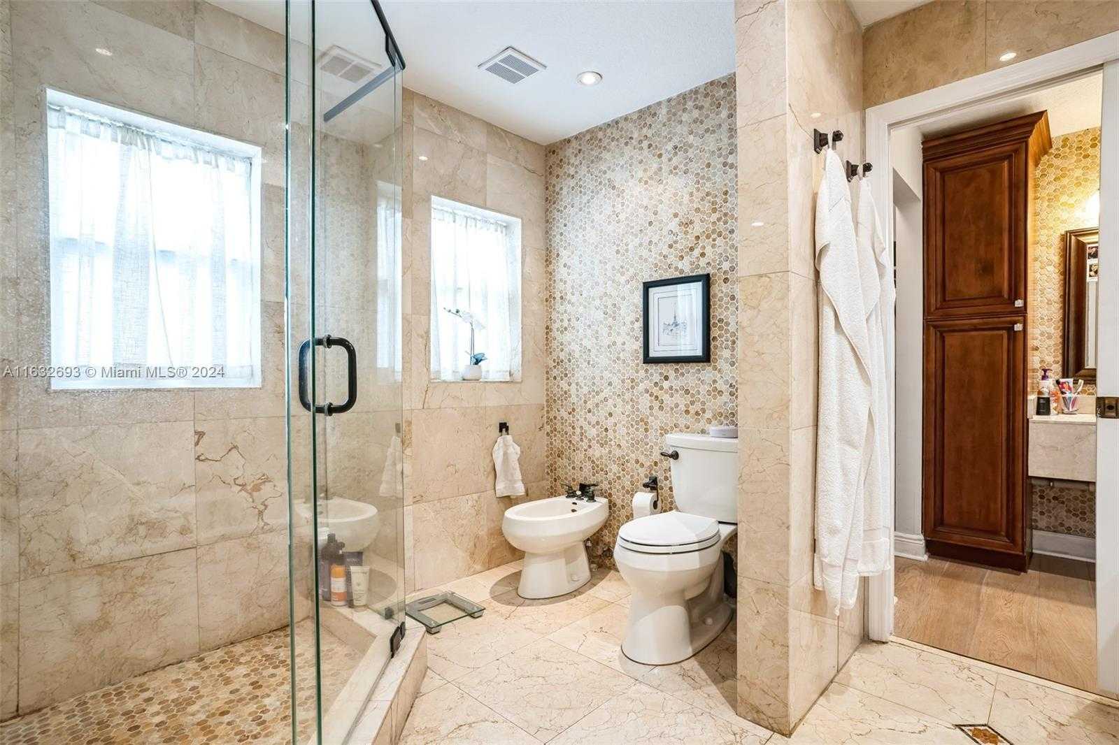 Small Image of 6478 NORTH WEST 113TH PL, Doral Number 24
