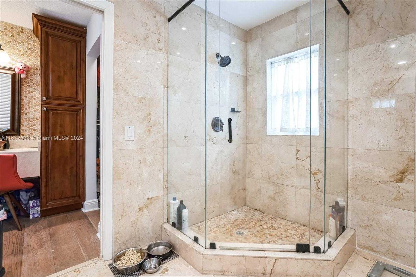 Small Image of 6478 NORTH WEST 113TH PL, Doral Number 25