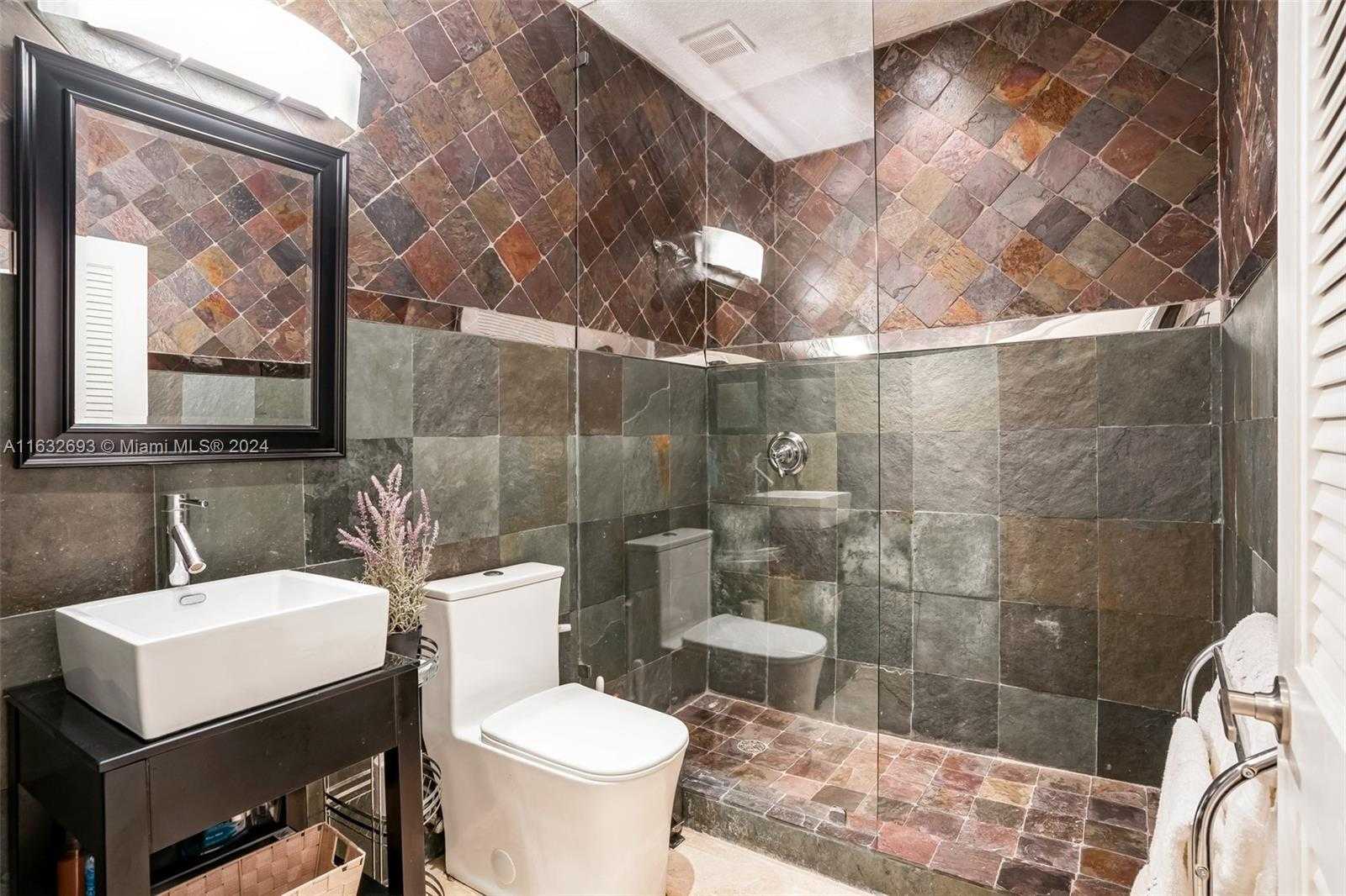 Small Image of 6478 NORTH WEST 113TH PL, Doral Number 27