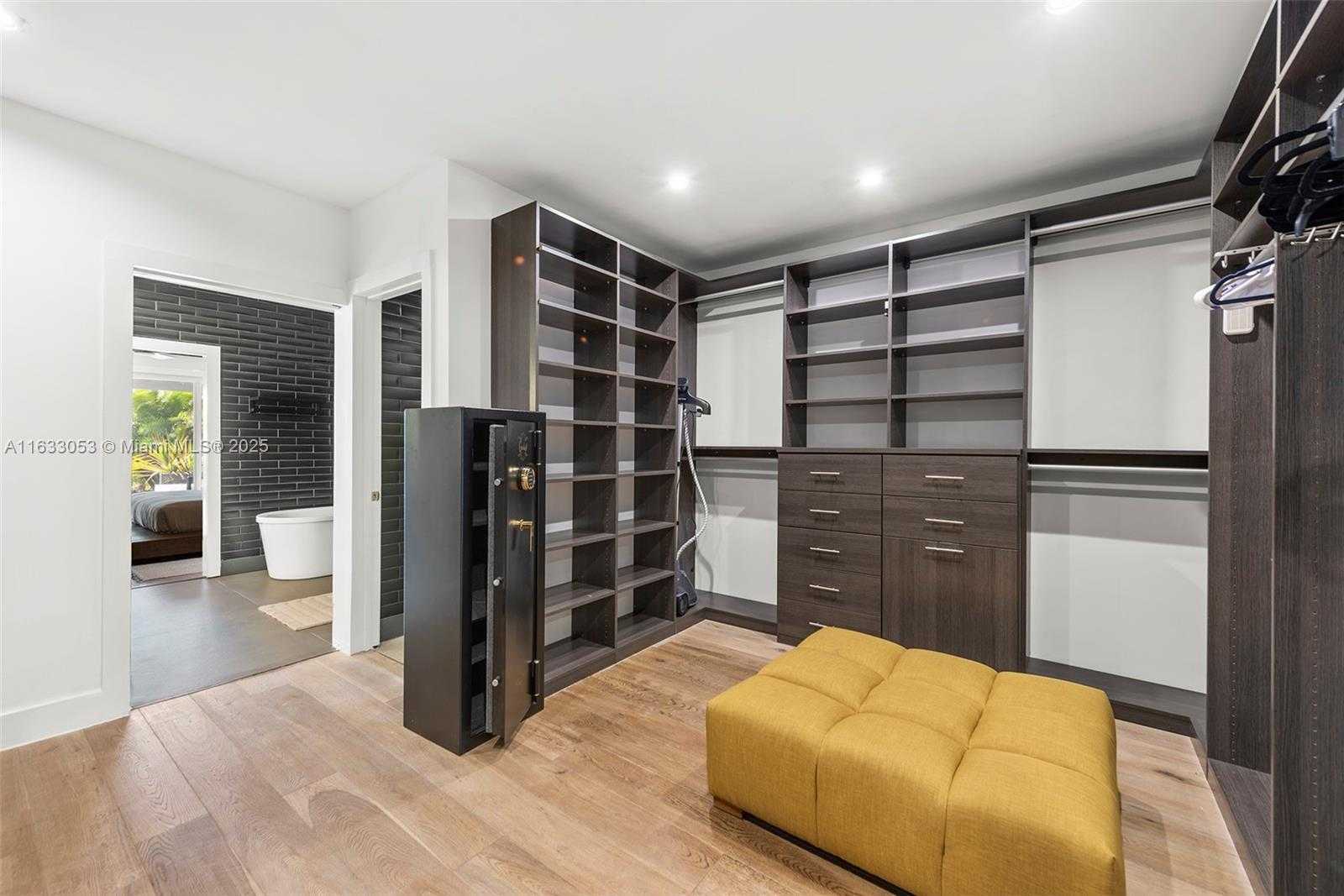 Small Image of 970 SOUTH SHORE DR, Miami Beach Number 10