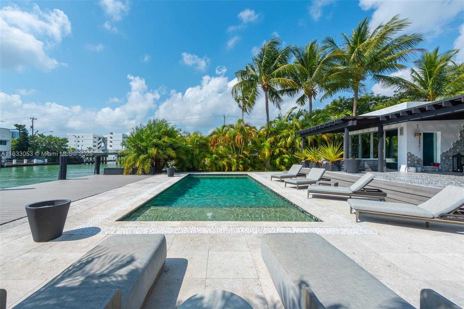 Small Image of 970 SOUTH SHORE DR, Miami Beach Number 15