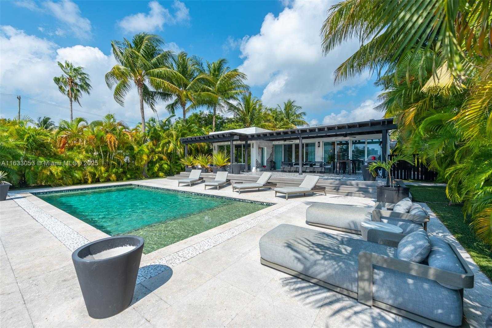 Small Image of 970 SOUTH SHORE DR, Miami Beach Number 17