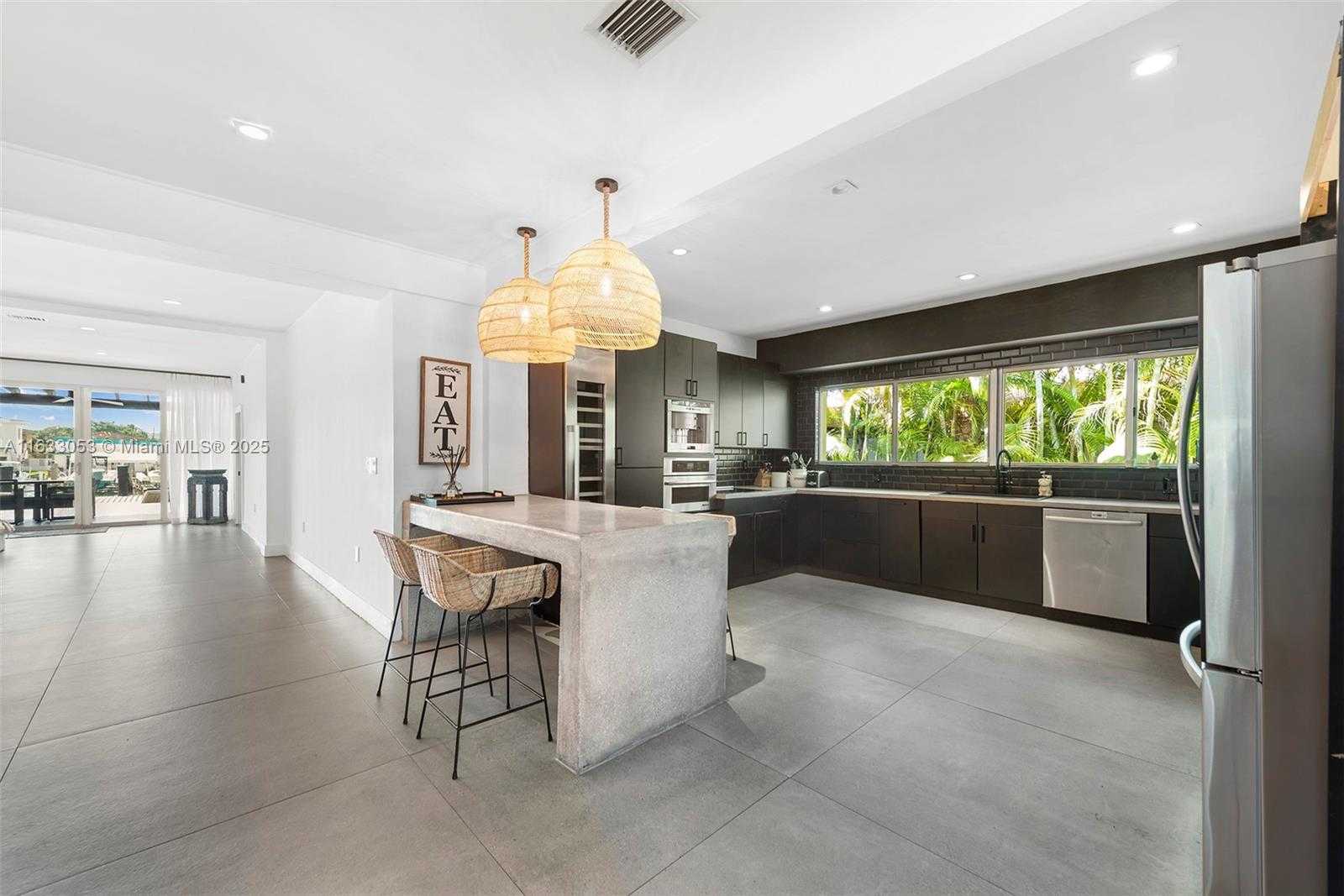 Small Image of 970 SOUTH SHORE DR, Miami Beach Number 20