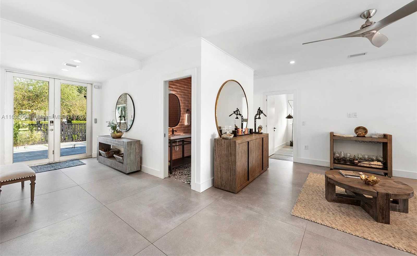 Small Image of 970 SOUTH SHORE DR, Miami Beach Number 24