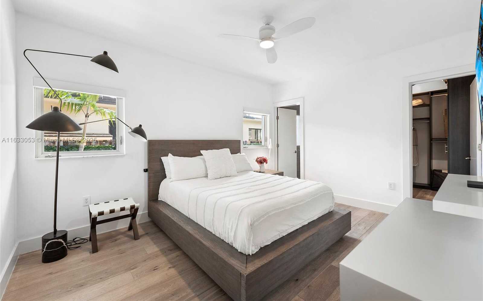 Small Image of 970 SOUTH SHORE DR, Miami Beach Number 27