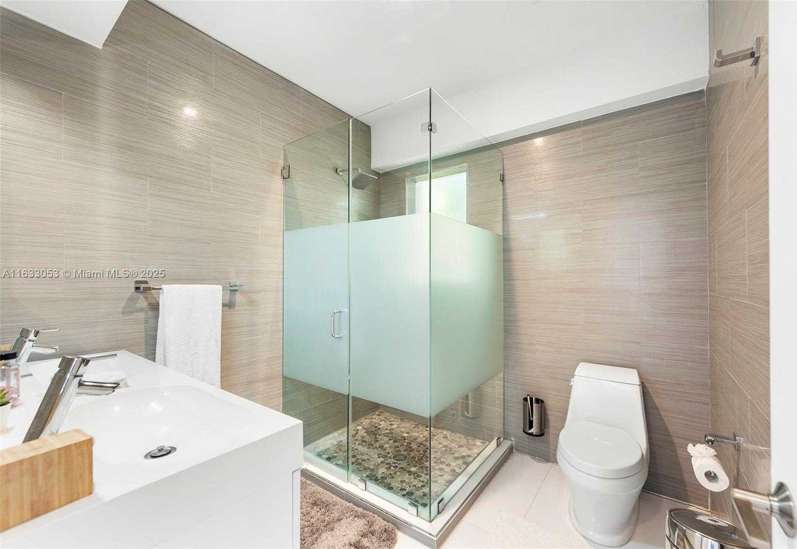 Small Image of 970 SOUTH SHORE DR, Miami Beach Number 33