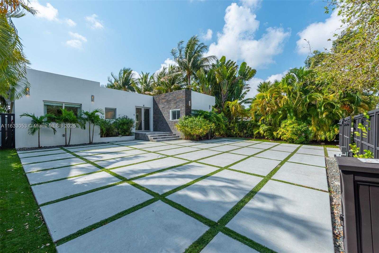 Small Image of 970 SOUTH SHORE DR, Miami Beach Number 37
