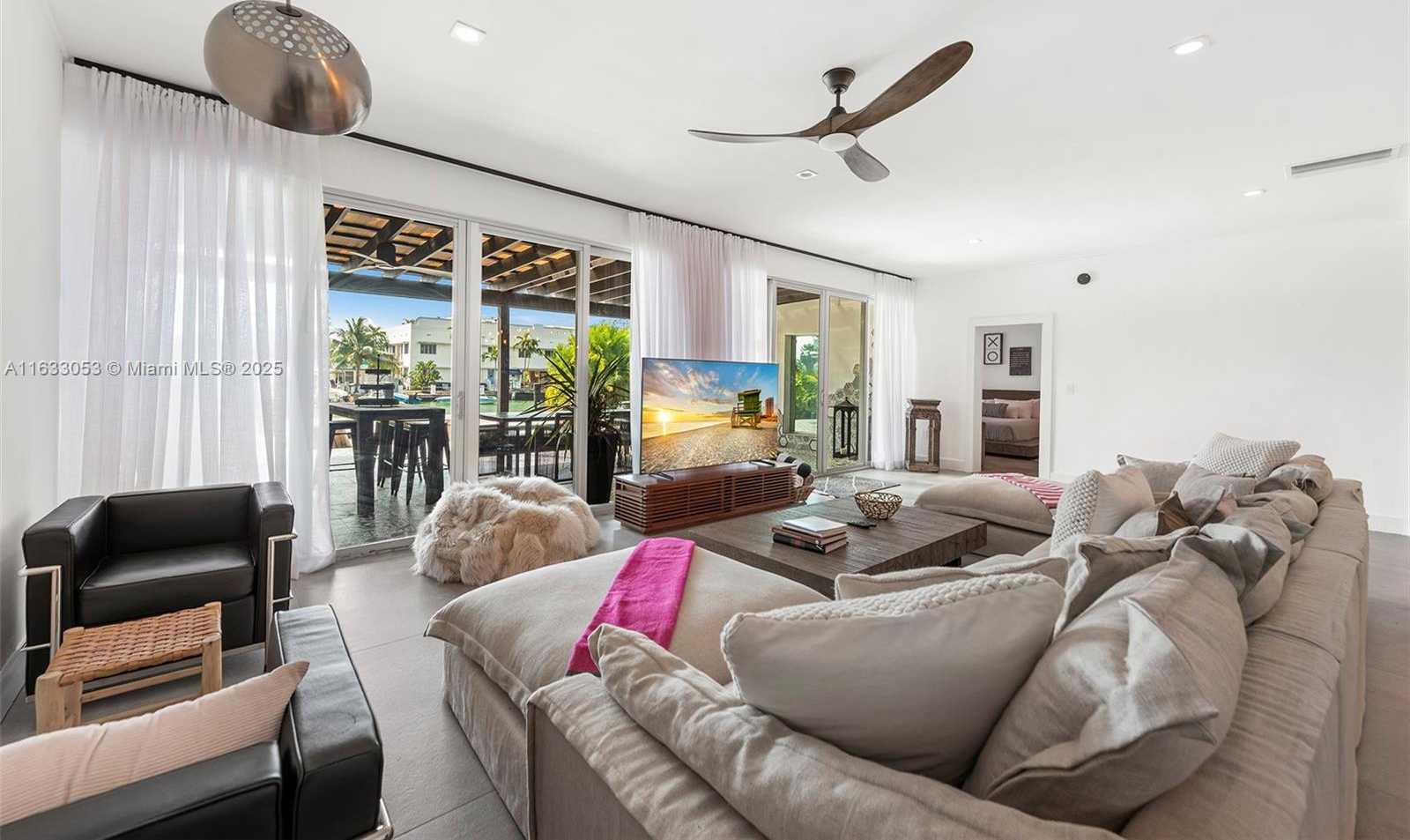 Small Image of 970 SOUTH SHORE DR, Miami Beach Number 5