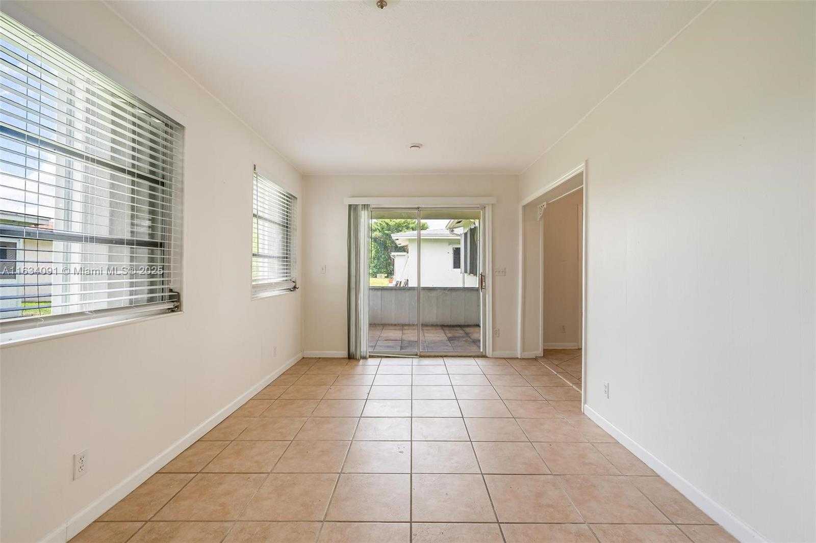 Small Image of 6930 NORTH WEST 11TH CT, Margate Number 12