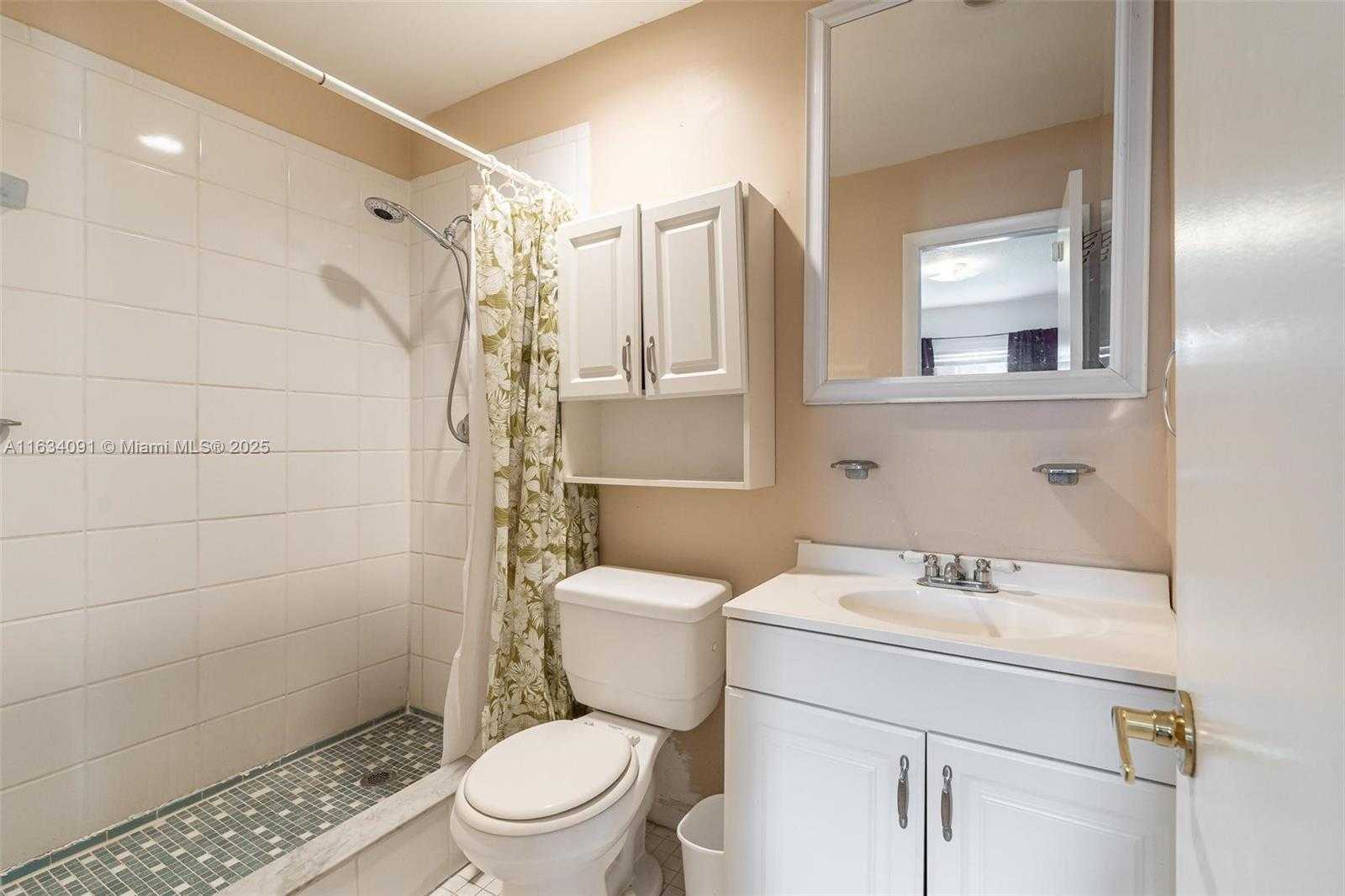 Small Image of 6930 NORTH WEST 11TH CT, Margate Number 14