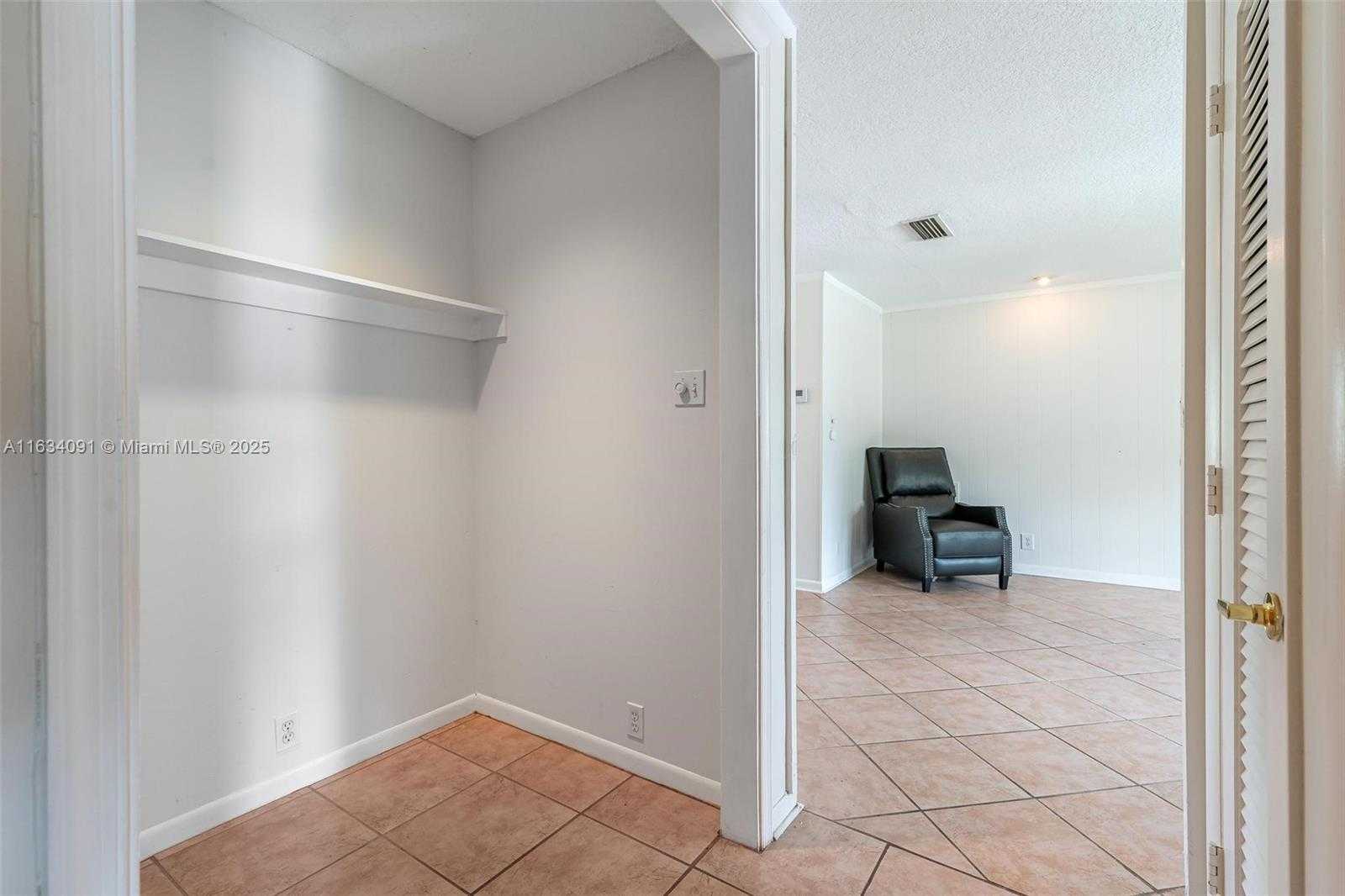 Small Image of 6930 NORTH WEST 11TH CT, Margate Number 15