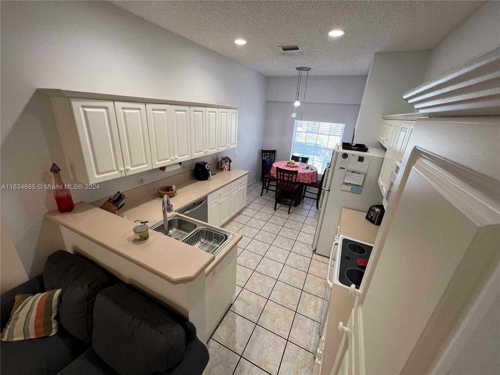 Small Image of 3428 SAHARA SPRINGS BLVD, Pompano Beach Number 13