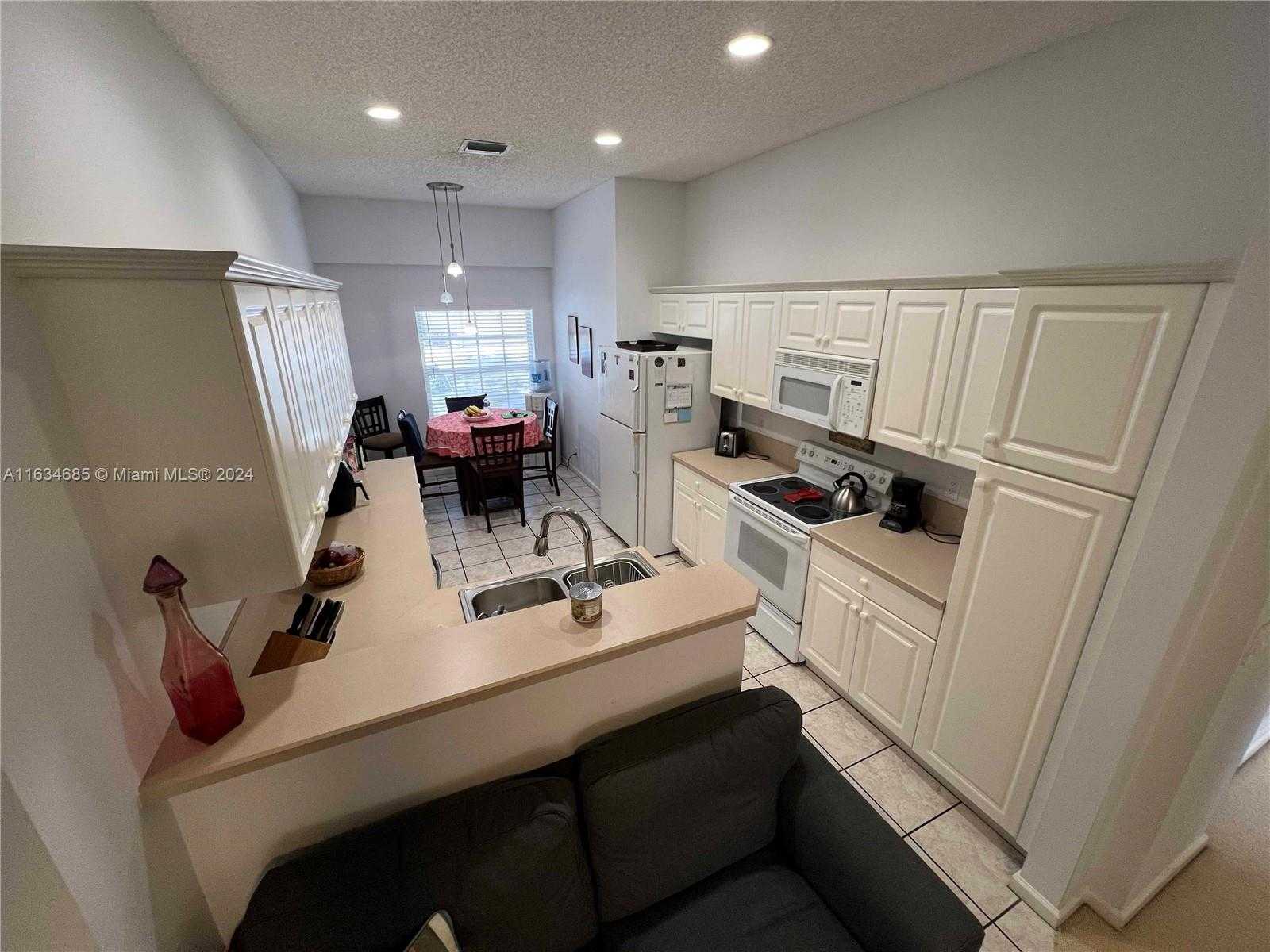 Small Image of 3428 SAHARA SPRINGS BLVD, Pompano Beach Number 14