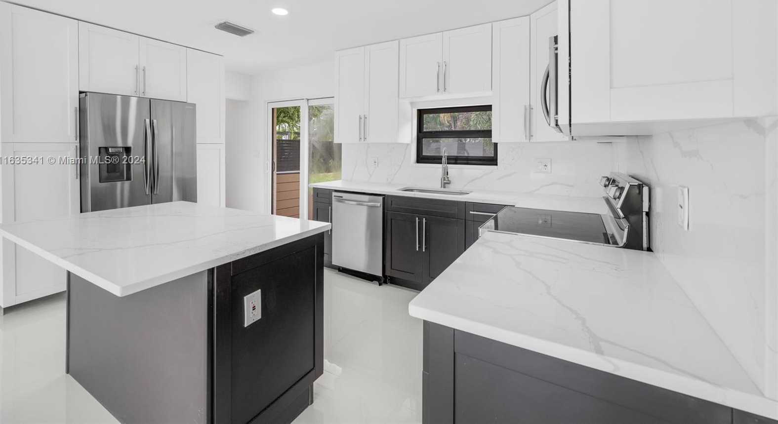Small Image of 949 SOUTH EAST 5TH ST, Deerfield Beach Number 3