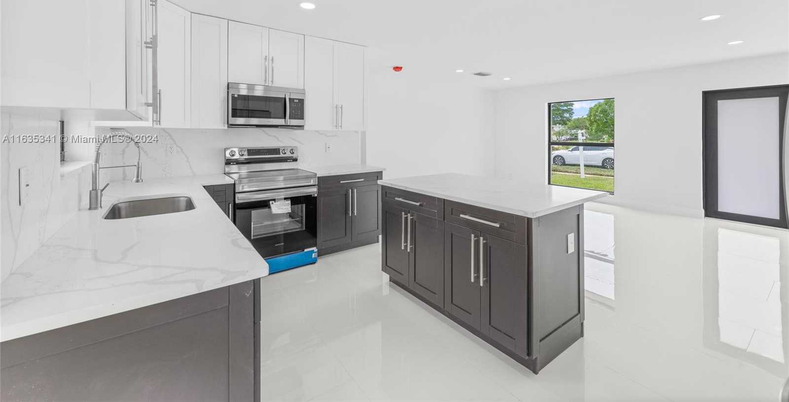 Small Image of 949 SOUTH EAST 5TH ST, Deerfield Beach Number 6