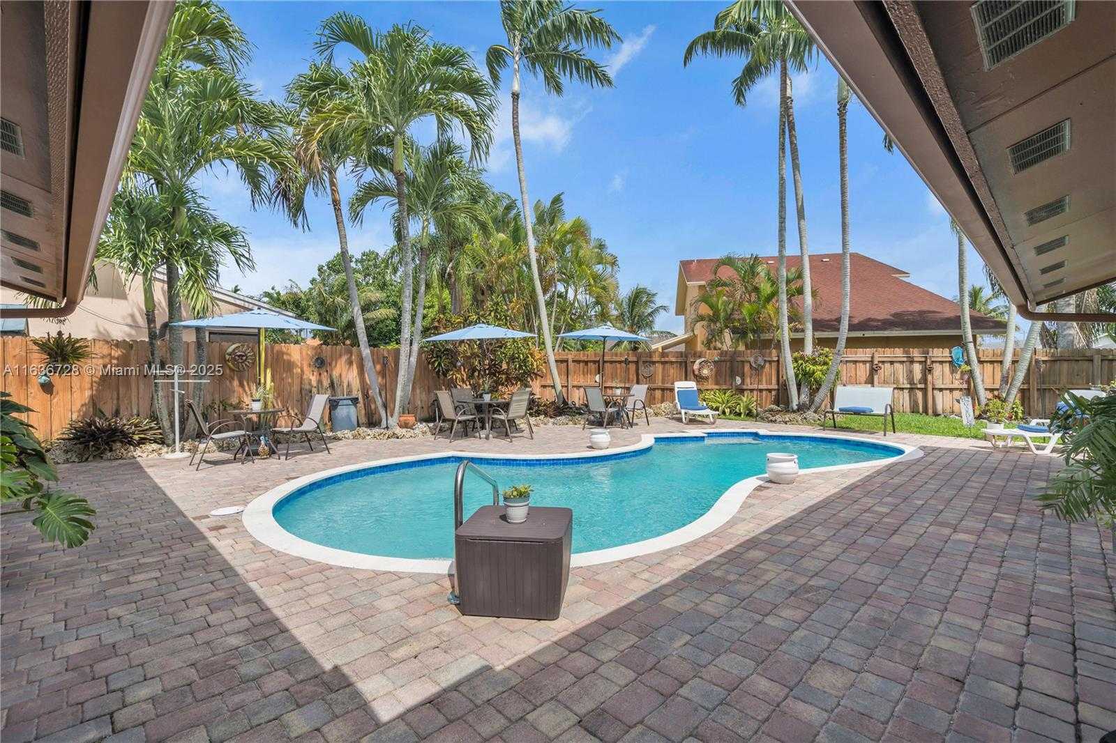 Small Image of 12861 SOUTH WEST 149TH ST, Miami Number 27