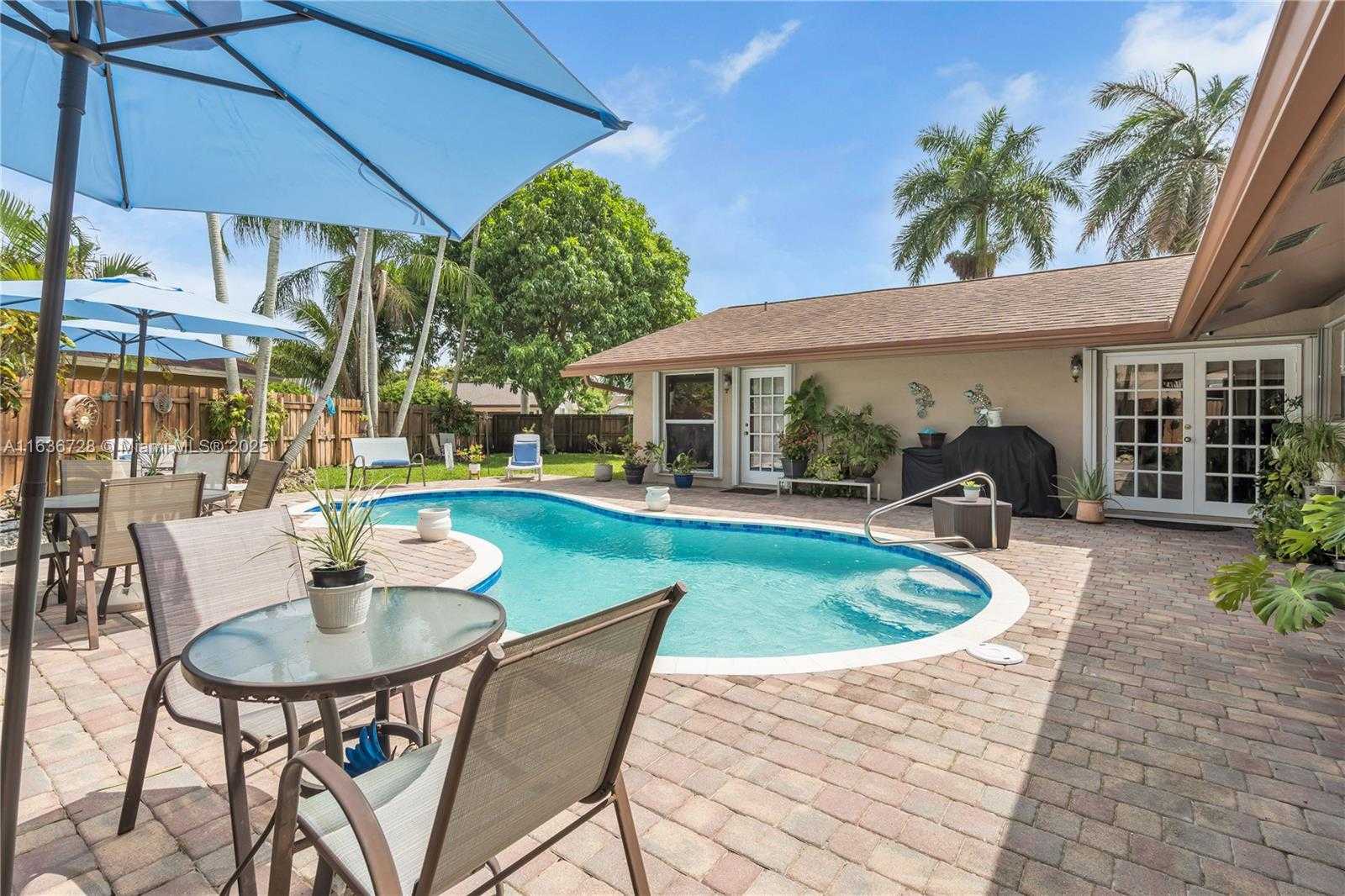 Small Image of 12861 SOUTH WEST 149TH ST, Miami Number 28