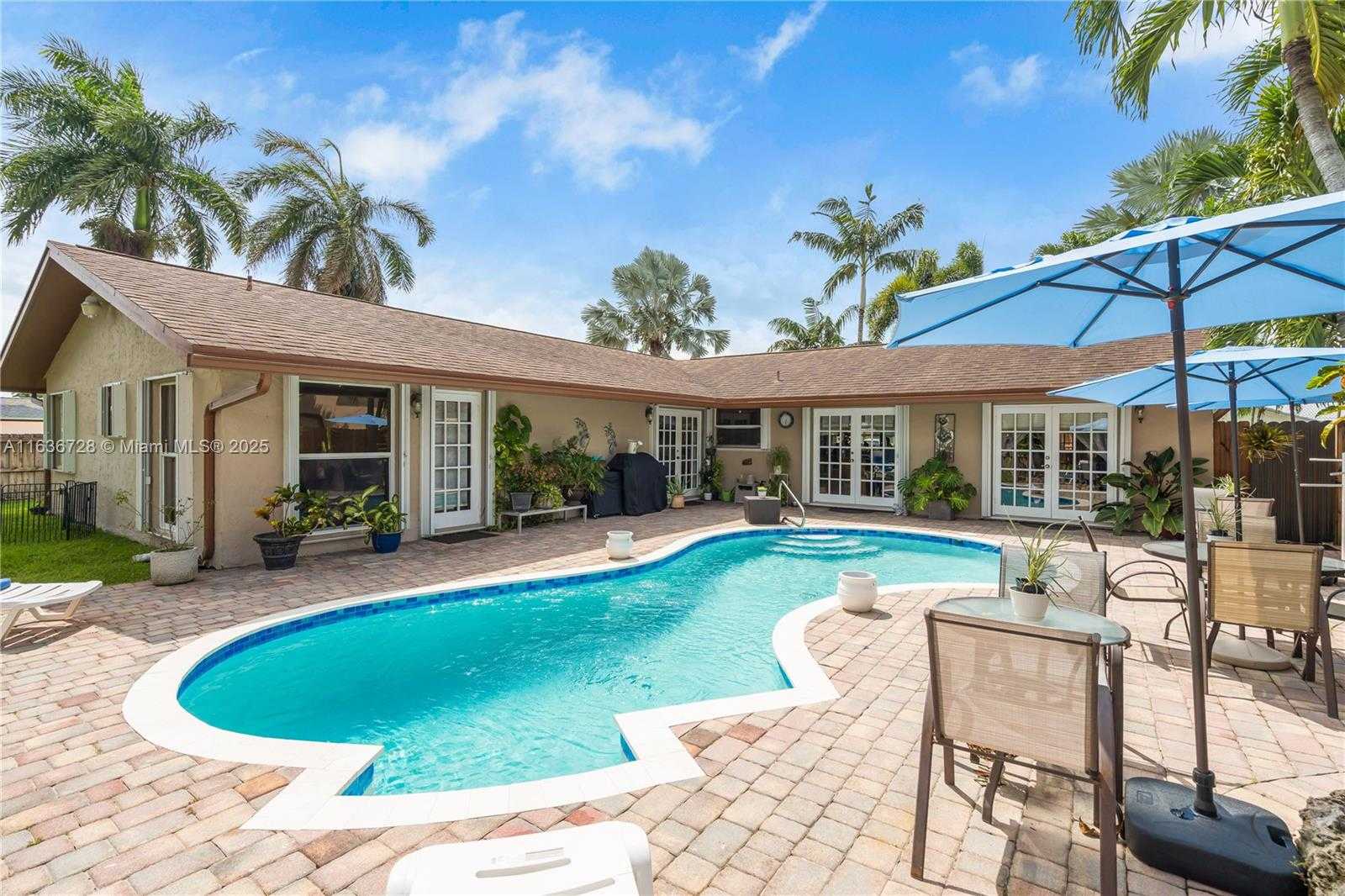 Small Image of 12861 SOUTH WEST 149TH ST, Miami Number 29