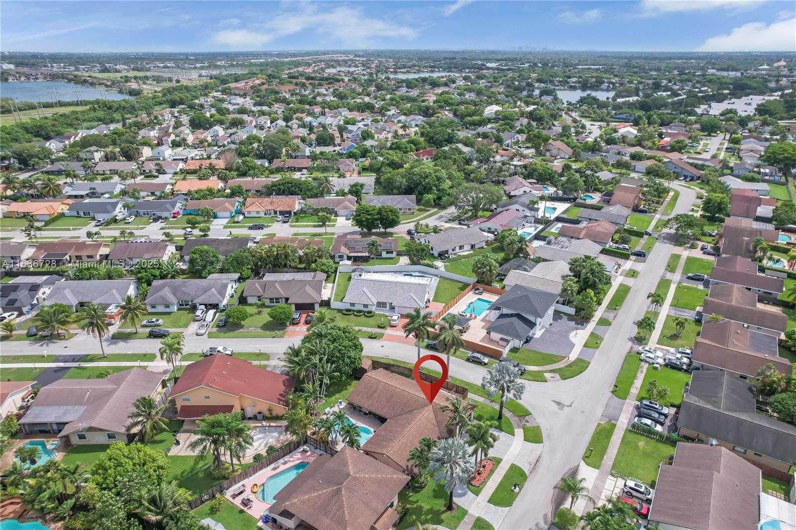 Small Image of 12861 SOUTH WEST 149TH ST, Miami Number 35