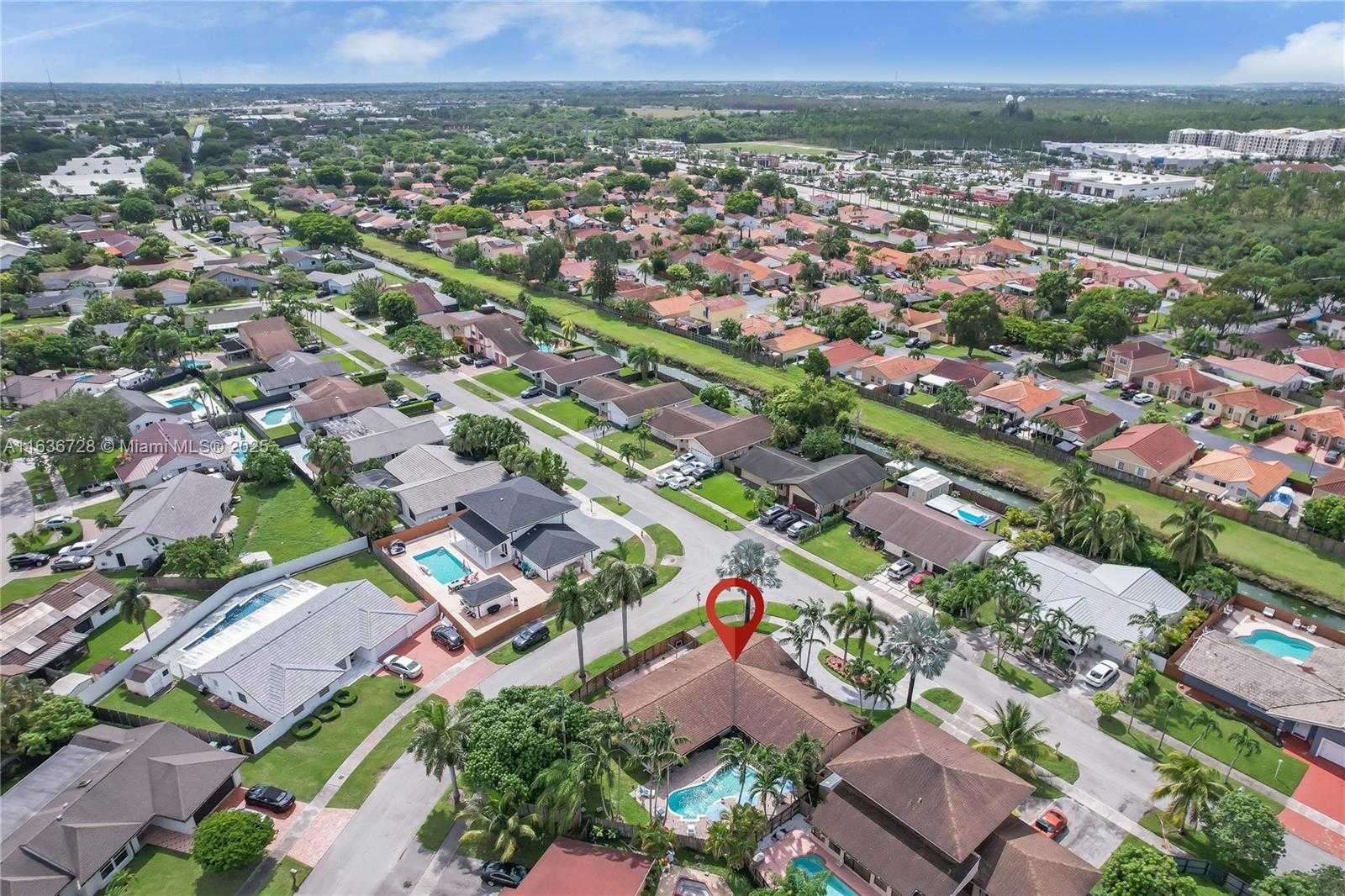 Small Image of 12861 SOUTH WEST 149TH ST, Miami Number 36