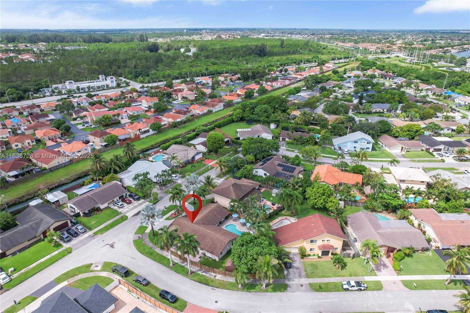 Small Image of 12861 SOUTH WEST 149TH ST, Miami Number 37