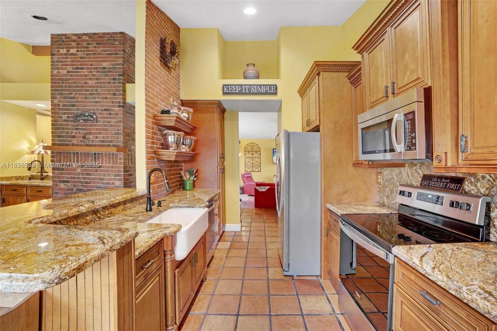 Small Image of 3440 EAST POINT DR, Cooper City Number 18