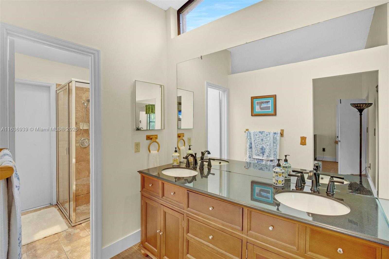 Small Image of 3440 EAST POINT DR, Cooper City Number 28