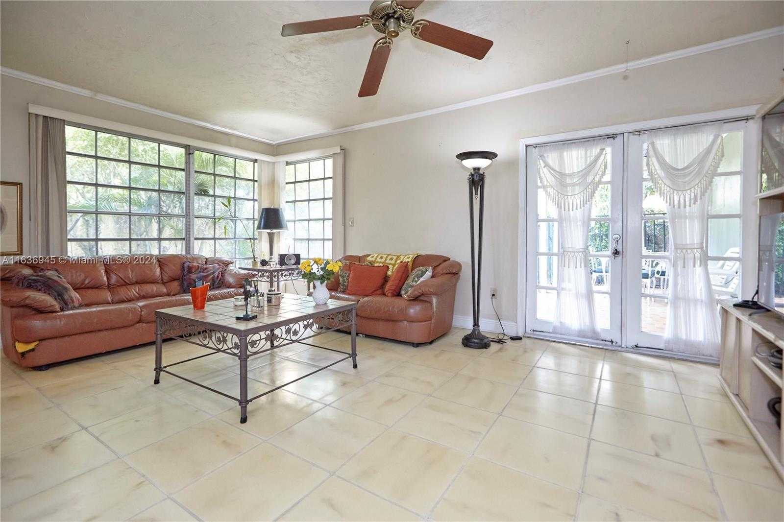 Small Image of 110, Coral Gables Number 14