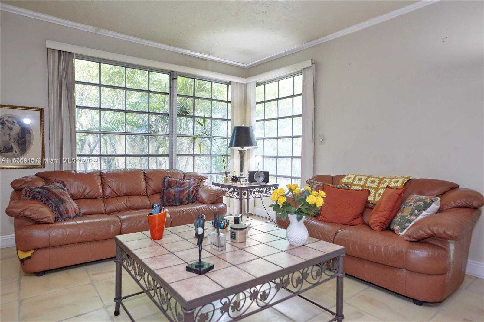 Small Image of 110, Coral Gables Number 15