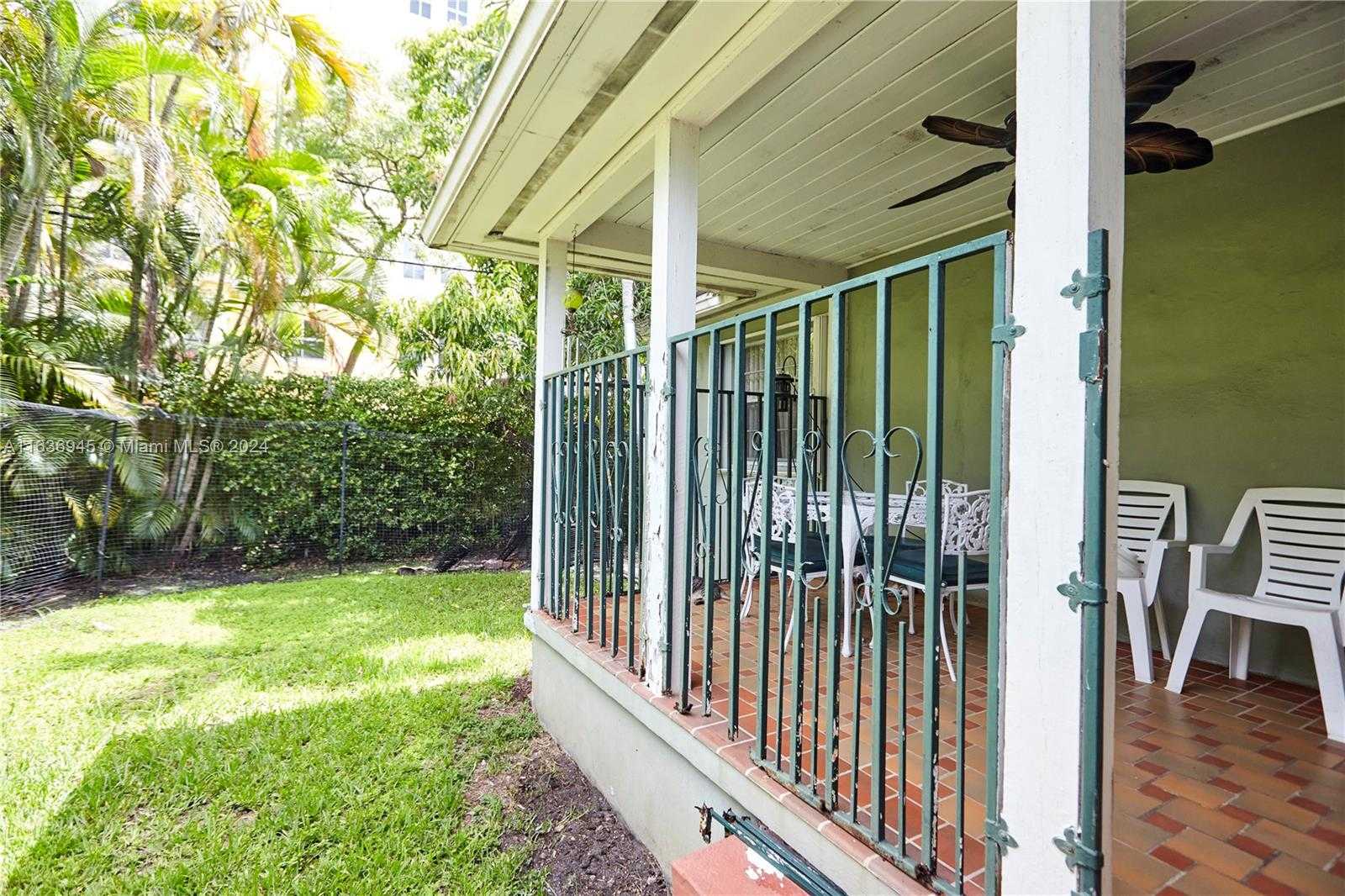 Small Image of 110, Coral Gables Number 19
