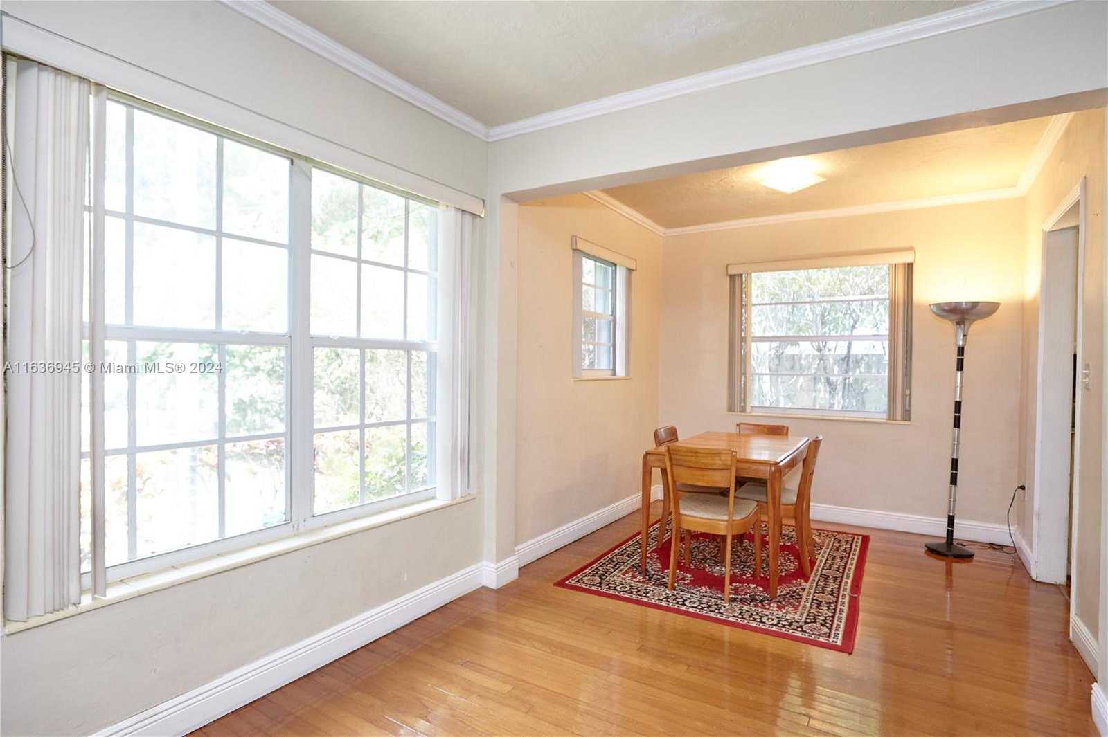 Small Image of 110, Coral Gables Number 27