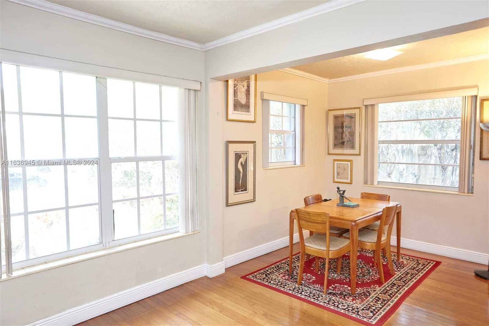 Small Image of 110, Coral Gables Number 29
