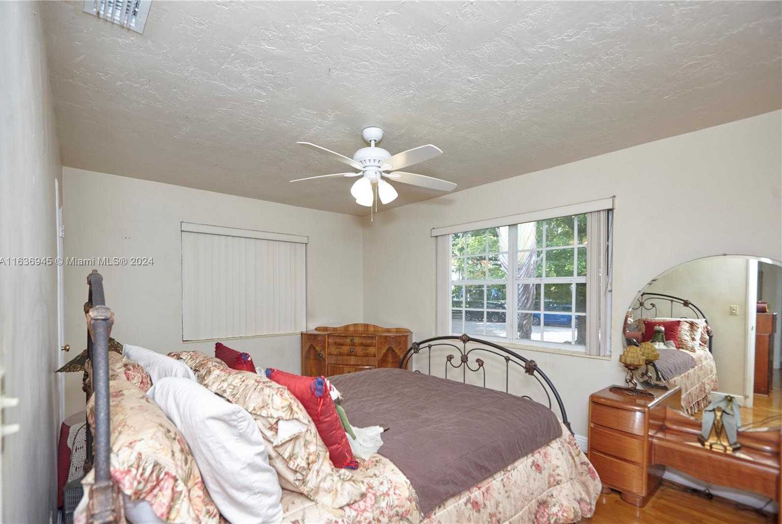 Small Image of 110, Coral Gables Number 31