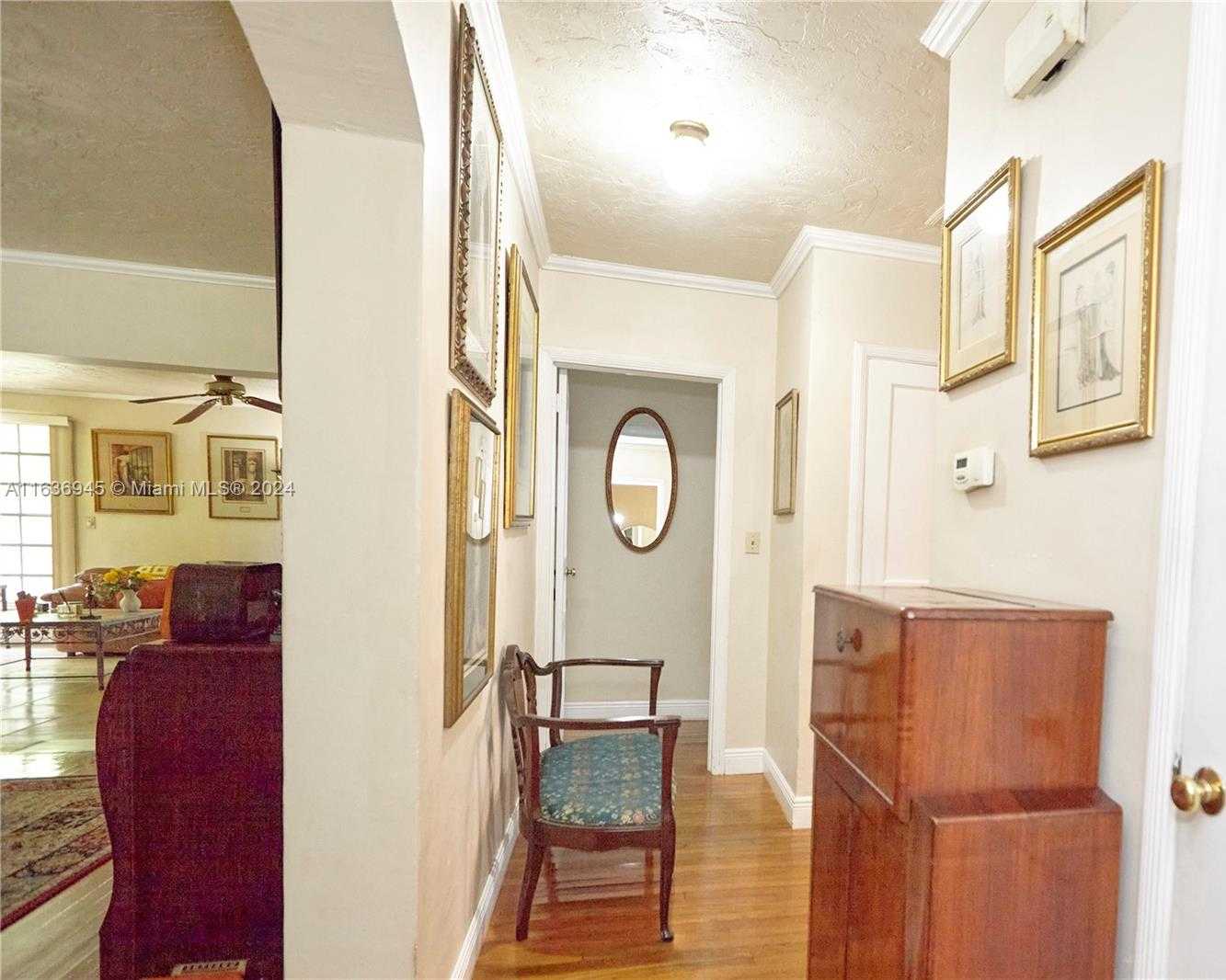 Small Image of 110, Coral Gables Number 35