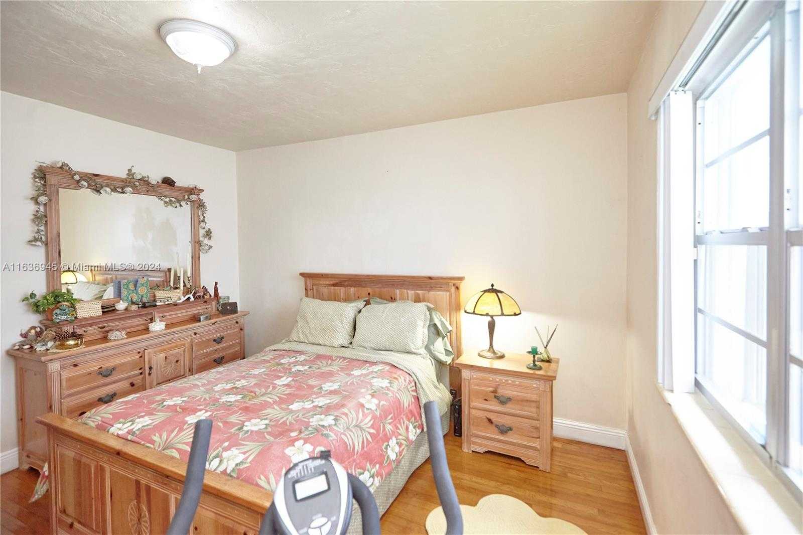 Small Image of 110, Coral Gables Number 41