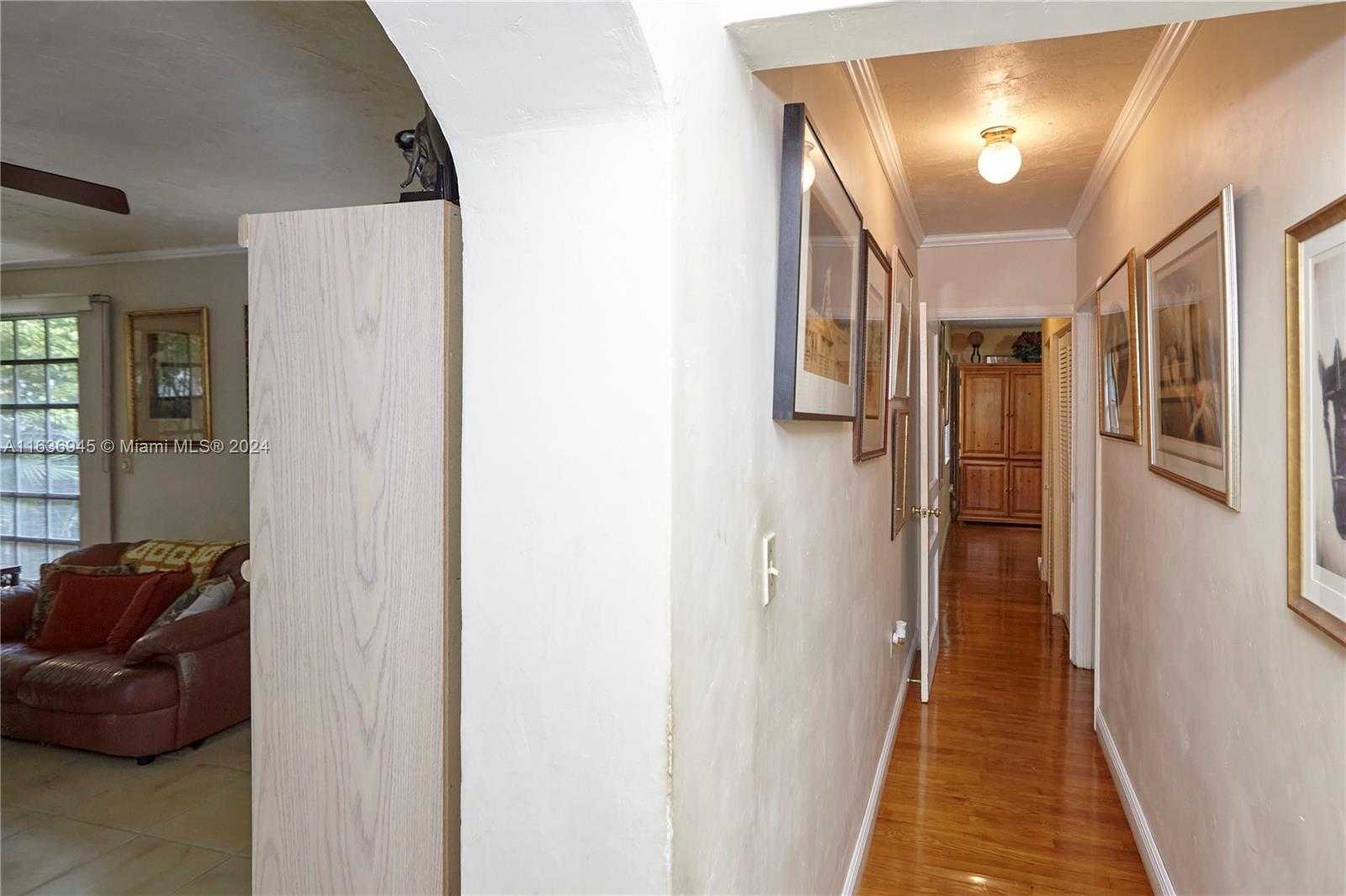 Small Image of 110, Coral Gables Number 46