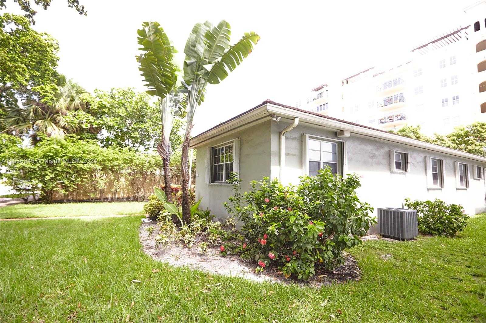 Small Image of 110, Coral Gables Number 6