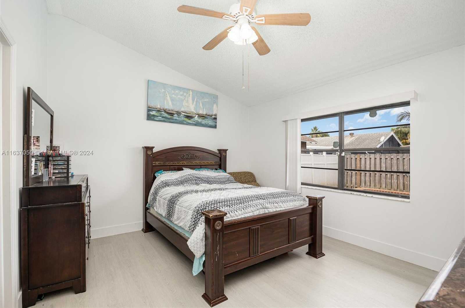 Small Image of 8205 SOUTH WEST 12TH PL, North Lauderdale Number 10