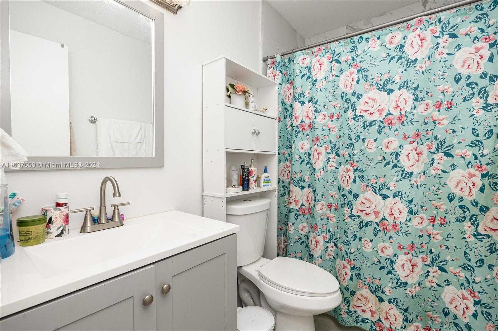 Small Image of 8205 SOUTH WEST 12TH PL, North Lauderdale Number 16