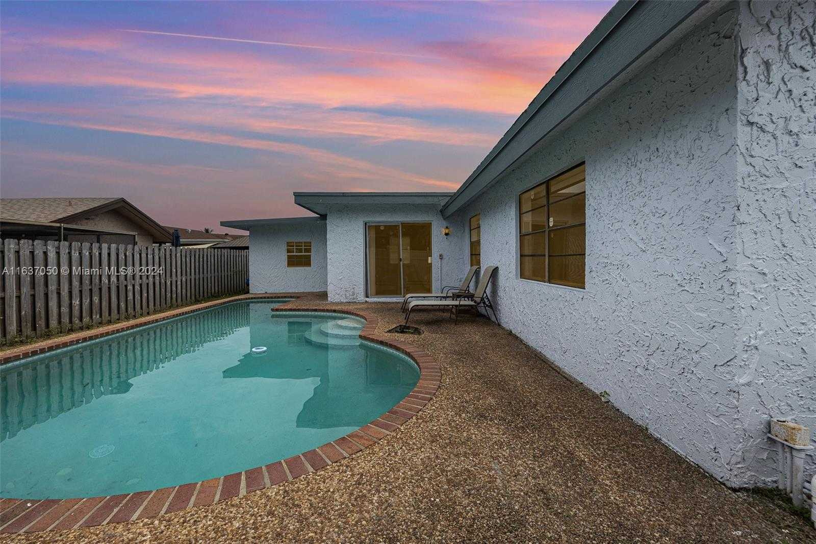 Small Image of 8205 SOUTH WEST 12TH PL, North Lauderdale Number 2
