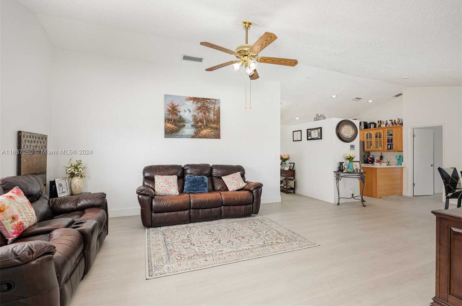 Small Image of 8205 SOUTH WEST 12TH PL, North Lauderdale Number 5