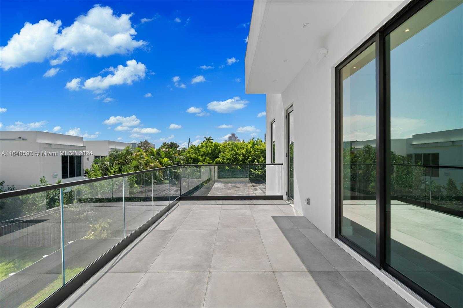 Small Image of 250 190th St, Sunny Isles Beach, FL 33160, USA Number 18