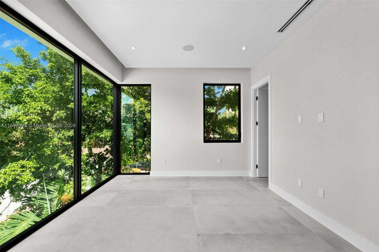 Small Image of 250 190th St, Sunny Isles Beach, FL 33160, USA Number 19