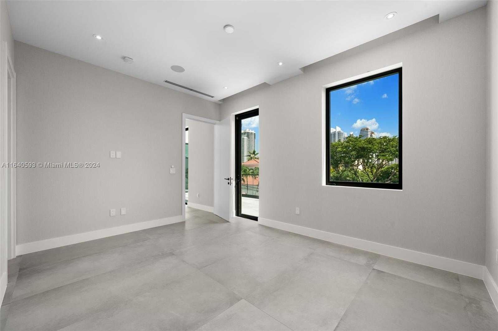 Small Image of 250 190th St, Sunny Isles Beach, FL 33160, USA Number 24