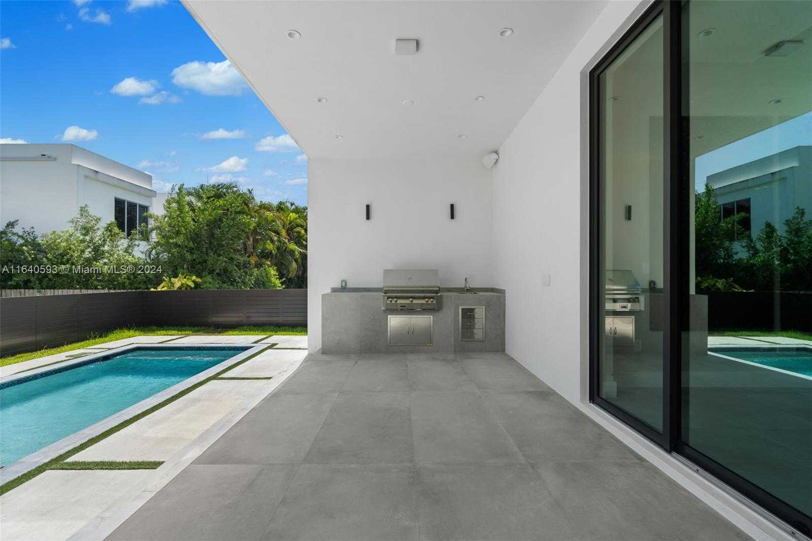 Small Image of 250 190th St, Sunny Isles Beach, FL 33160, USA Number 26