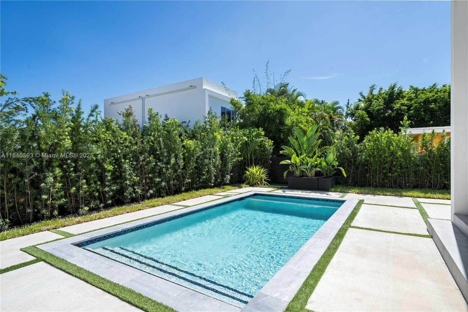Small Image of 250 190th St, Sunny Isles Beach, FL 33160, USA Number 32