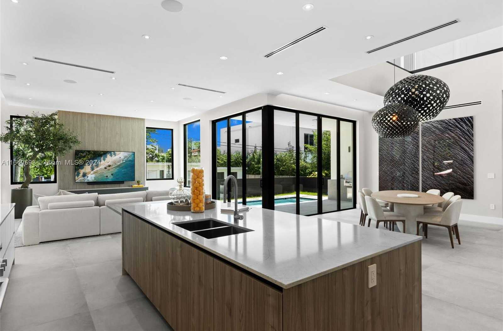 Small Image of 250 190th St, Sunny Isles Beach, FL 33160, USA Number 6