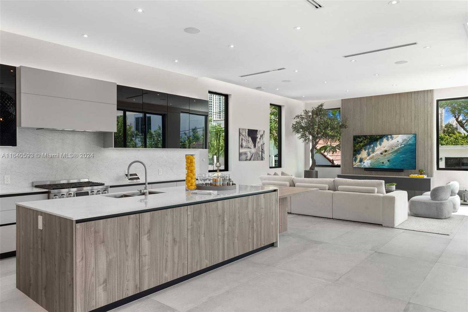 Small Image of 250 190th St, Sunny Isles Beach, FL 33160, USA Number 7